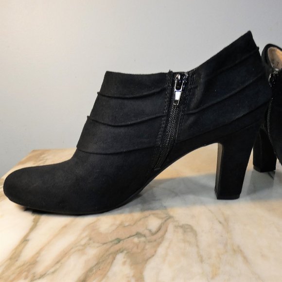 Sleek and a bit Sexy LifeStride Corie Shootie (shoe bootie)sz11 black  3" heel - Picture 2 of 11
